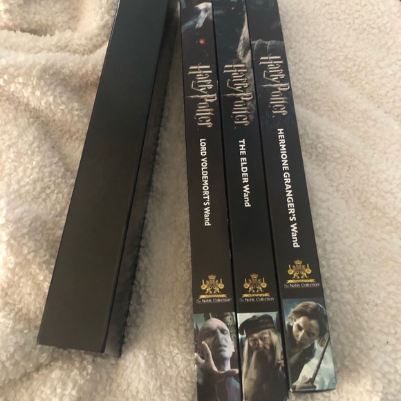 NIB Harry Potter collectors Wands - Picture 6 of 13